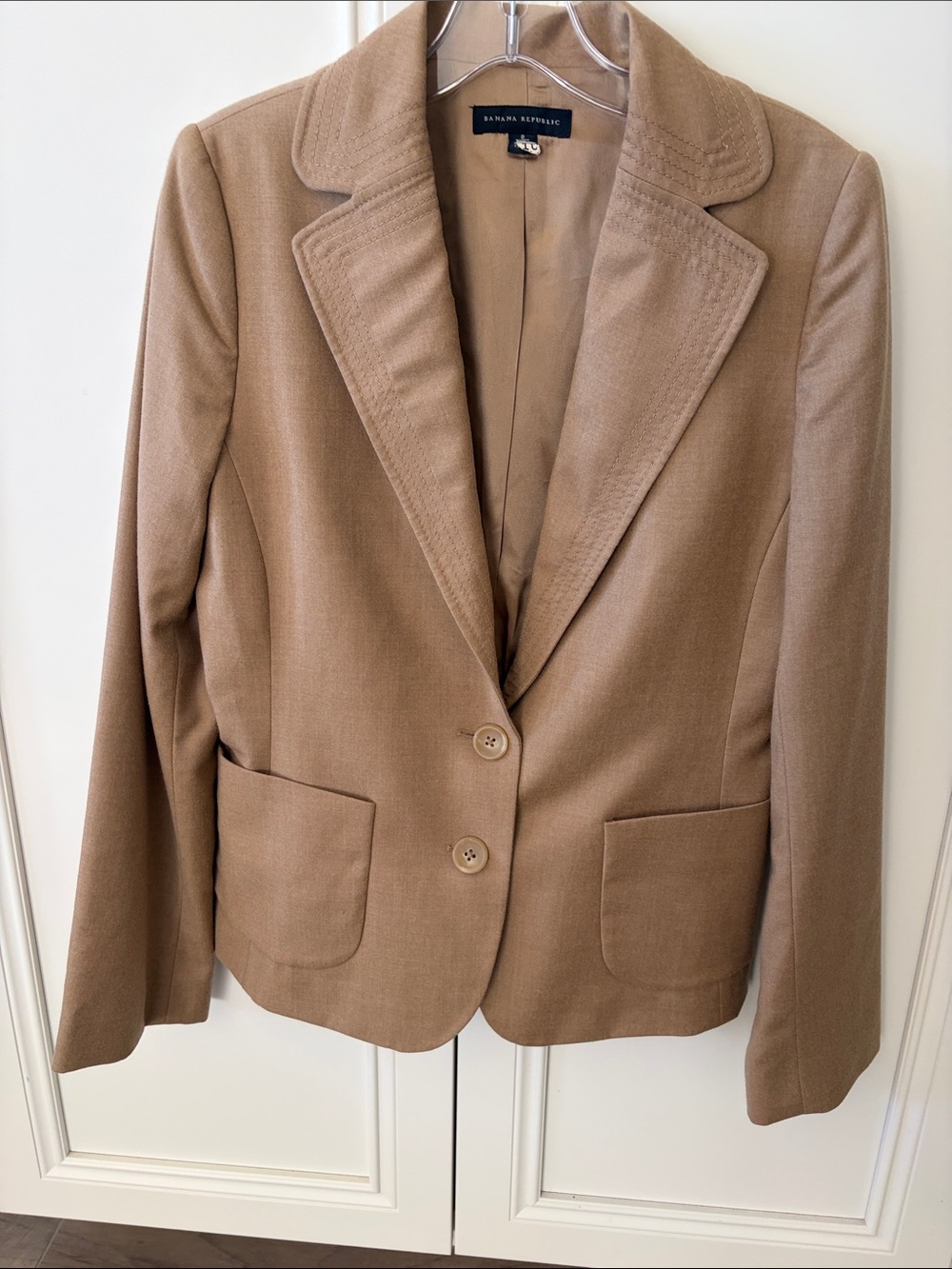 Banana Republic Women’s Wool 2 button Blazer size 8